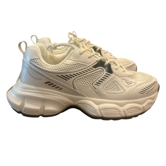 Burness Chunky Sneaker Size 11 Off White Black Lace Up Comfort Insole Athleisure - Picture 9 of 14